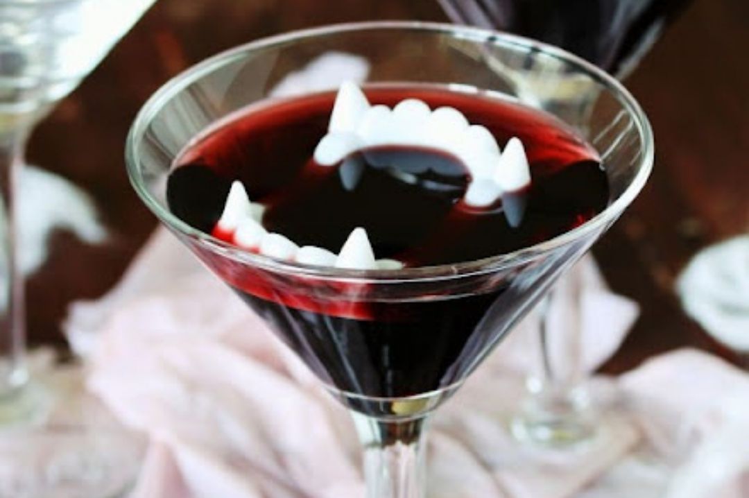 dracula'sblood halloweencocktails